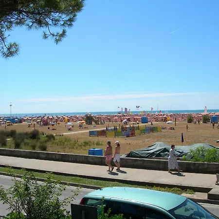 Fuer 5 Personen Ca 34 Qm In Bibione, Adriakueste Italien Und Umgebung Apartment *
